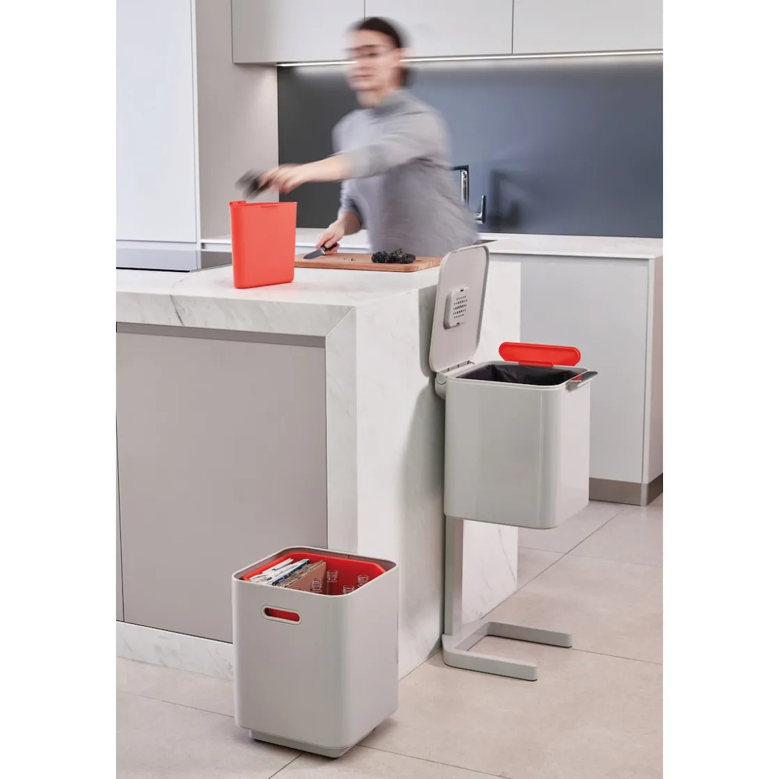 Mülleimer|Mülleimer|Die moderne Hausfrau Abfalltrennungs- und Recyclingbehälter Totem Max Stein