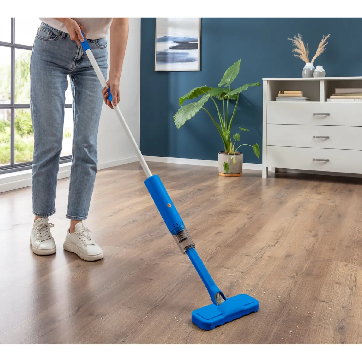 Die moderne Hausfrau Akkustaubsauger "One Flex"