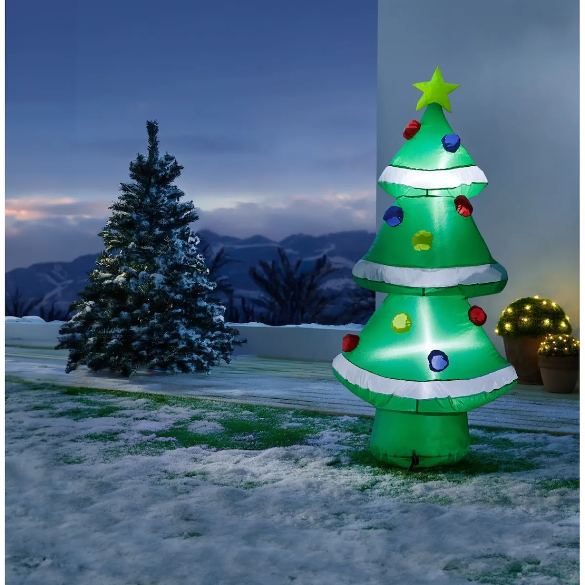 Die moderne Hausfrau Aufblasbarer Weihnachtsbaum