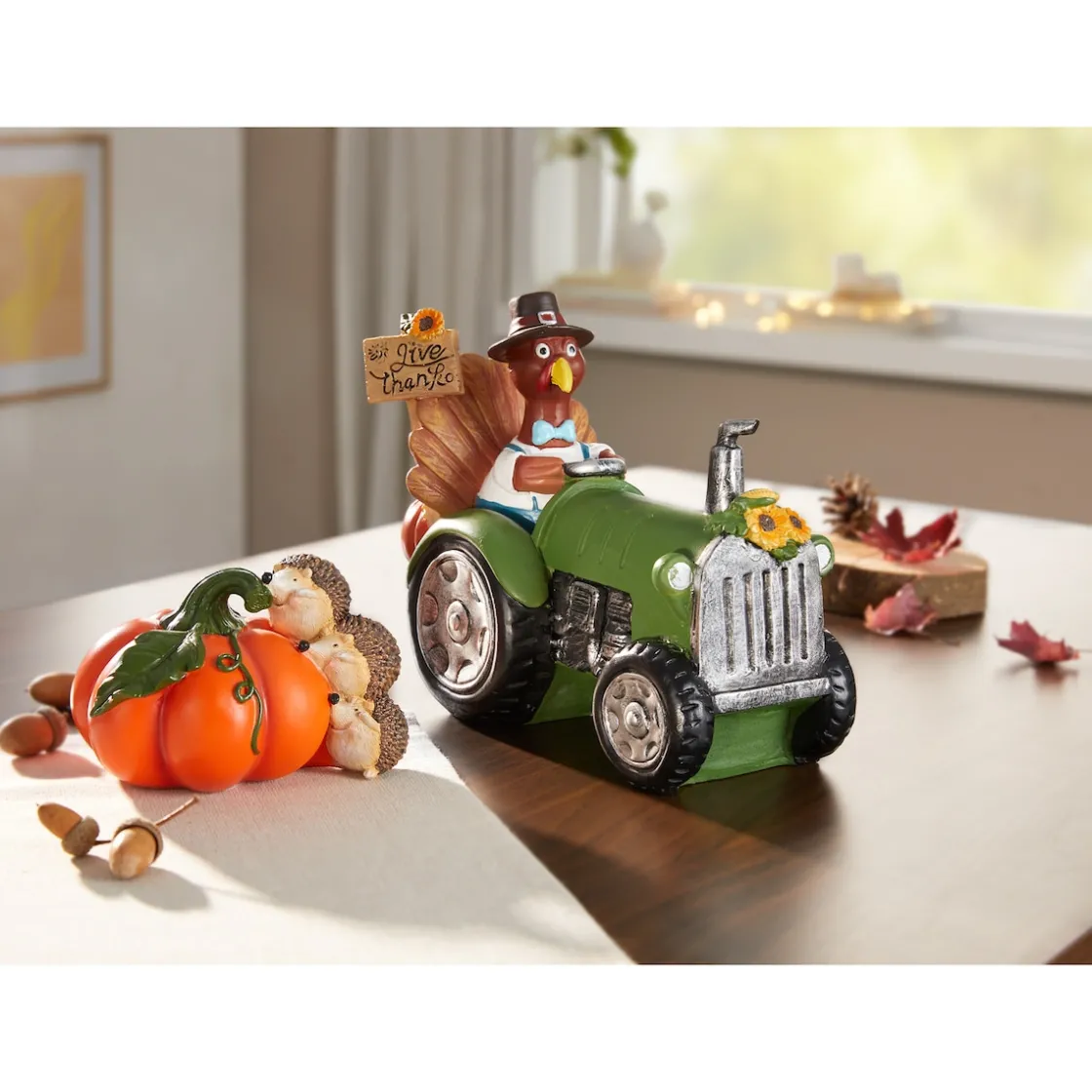 Dekofiguren|Herbstdekoration|Die moderne Hausfrau Dekofigur "Igel auf dem Kürbis"