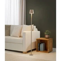 Die moderne Hausfrau Dimmbare LED-Stehlampe 