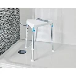 Badhilfen|Bade- & Toilettenhilfen·Bad- & Duschhocker|Die moderne Hausfrau Eck-Duschhocker "Laguna"