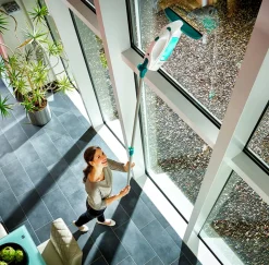 Fensterreiniger|Die moderne Hausfrau Fenstersauger 