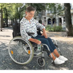 Die moderne Hausfrau Getränkehalter für Rollstuhl & Rollator