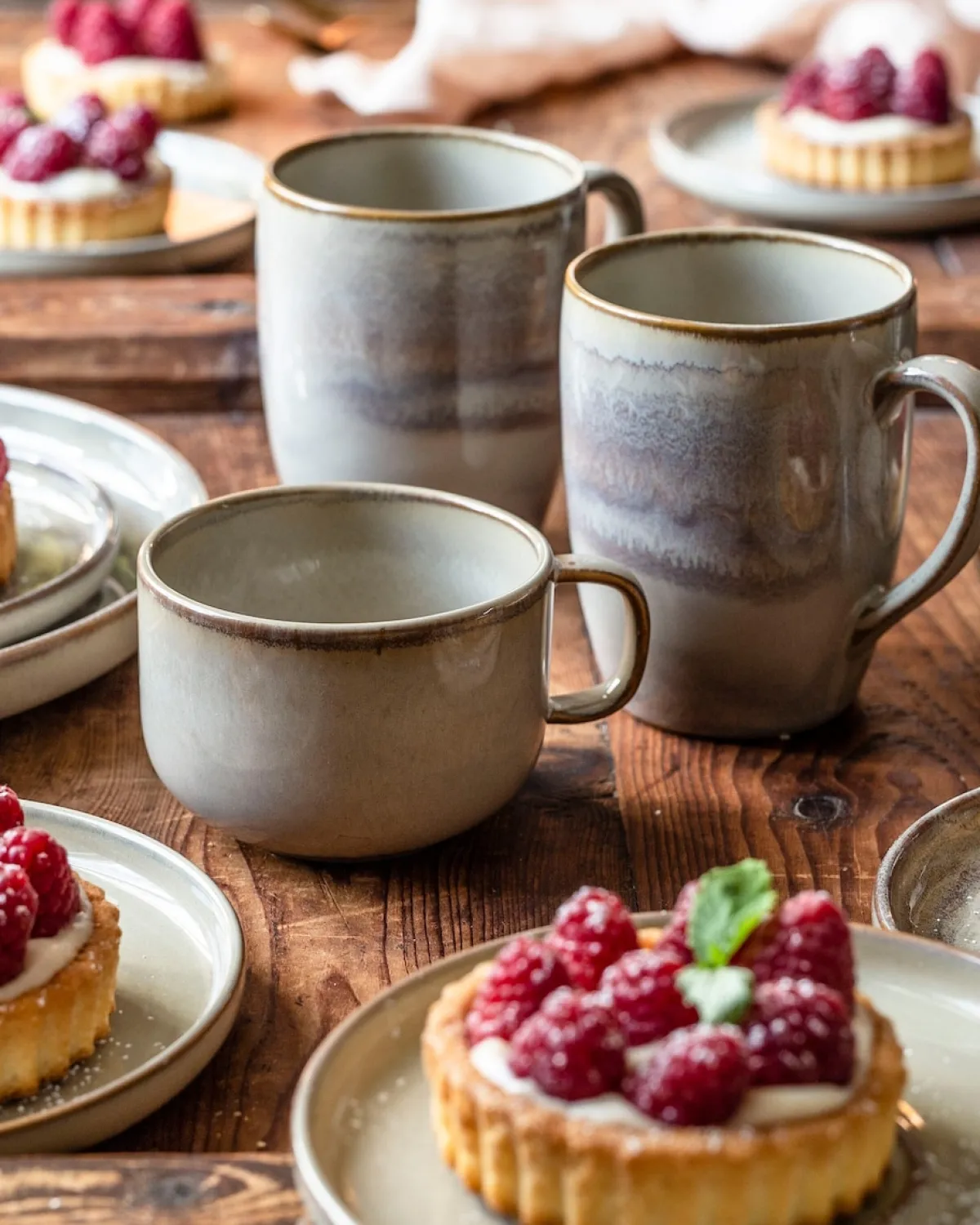 Die moderne Hausfrau Kaffeeobertassen-Set, Steinzeug Nebelwald