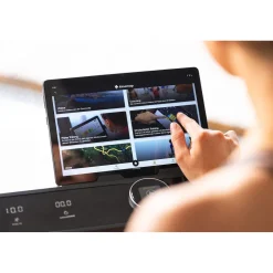 Laufbänder & Stepper|Die moderne Hausfrau Laufband TM 2400S mit Gestensteuerung