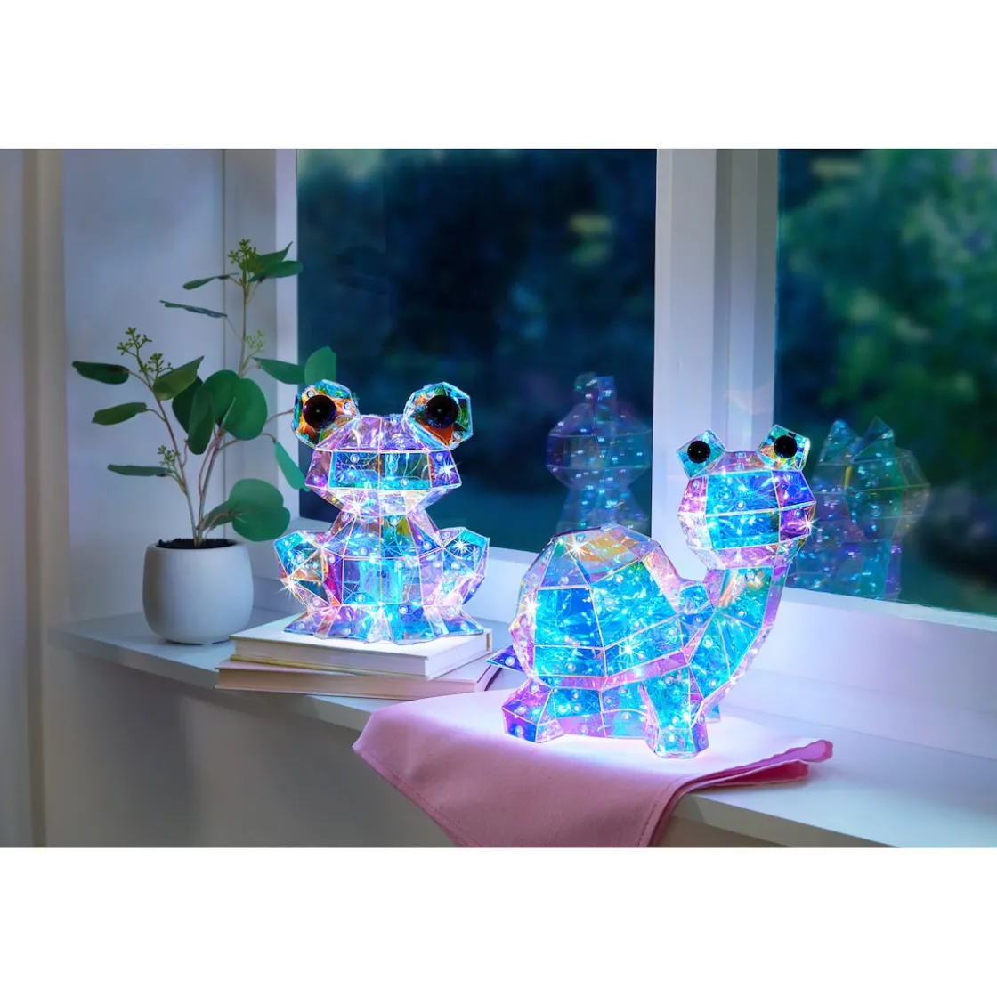 Dekofiguren|Frühlingsdekoration|Die moderne Hausfrau LED-Leucht-Frosch „Prisma“