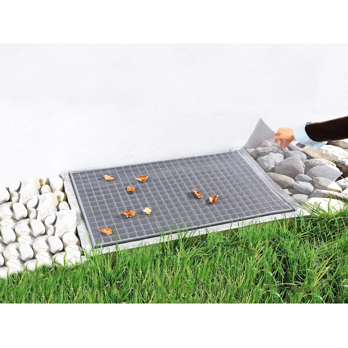 Die moderne Hausfrau Lichtschachtabdeckung