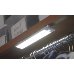 Die moderne Hausfrau Magnetische Power-LED-Leiste mit Bewegungssensor 