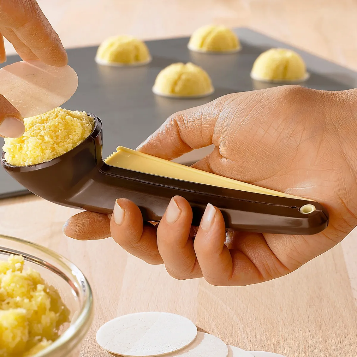 Die moderne Hausfrau Makronator groß