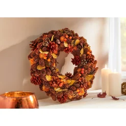 Dekofiguren|Herbstdekoration|Die moderne Hausfrau Naturkranz „Früchte des Waldes“