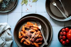 Geschirrsets|Die moderne Hausfrau Speiseteller-Set, Steinzeug Niara Schwarz / Grau