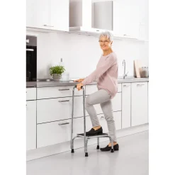 Trittleitern|Trittleitern|Die moderne Hausfrau Trittstufe mit Haltebügel