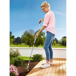 Unkrautentferner|Die moderne Hausfrau Unkrautstecher mit Teleskopstiel